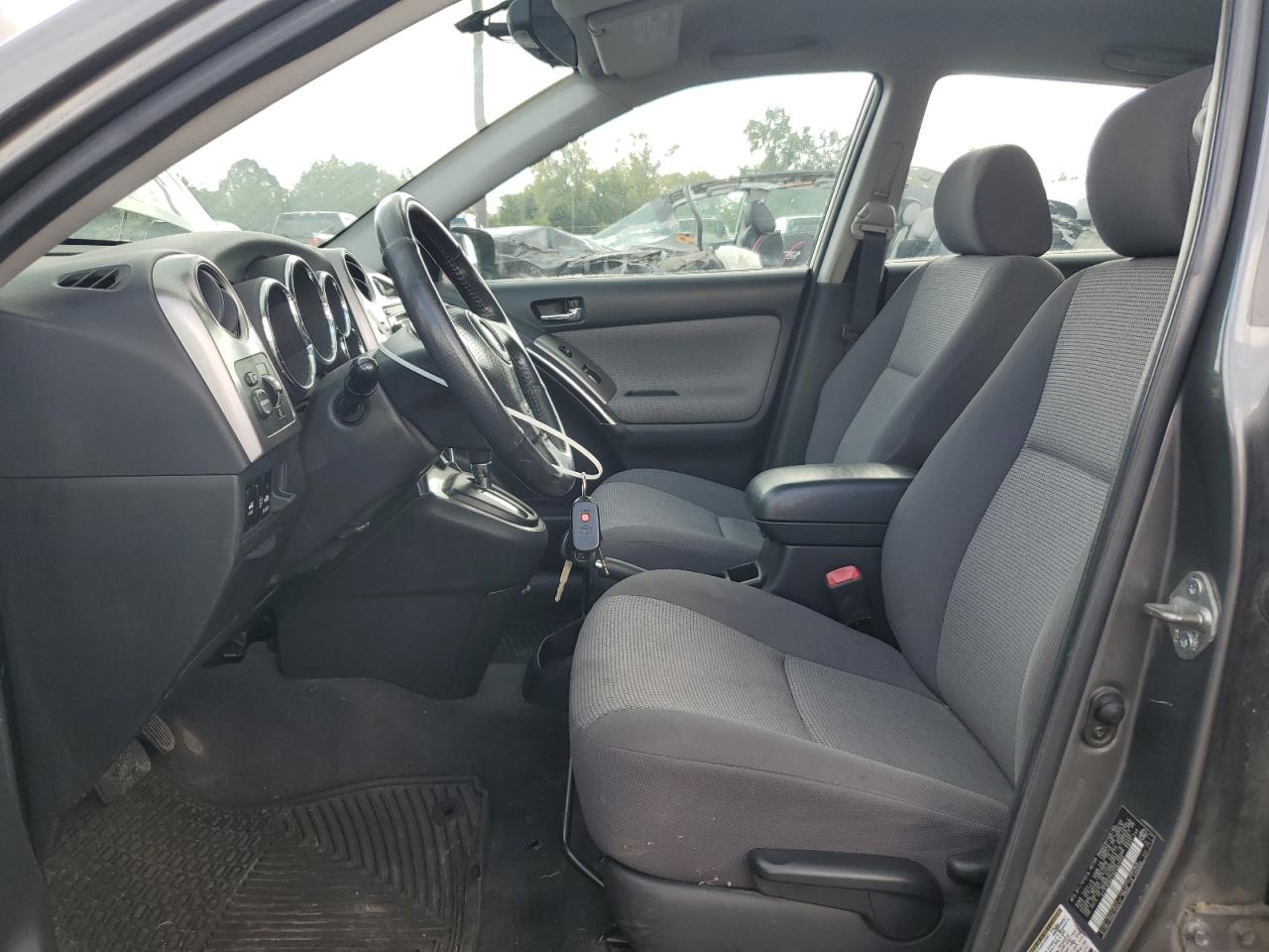 2005 Toyota Corolla Matrix Base VIN: 2T1LR30E75C487565 Lot: 81618145