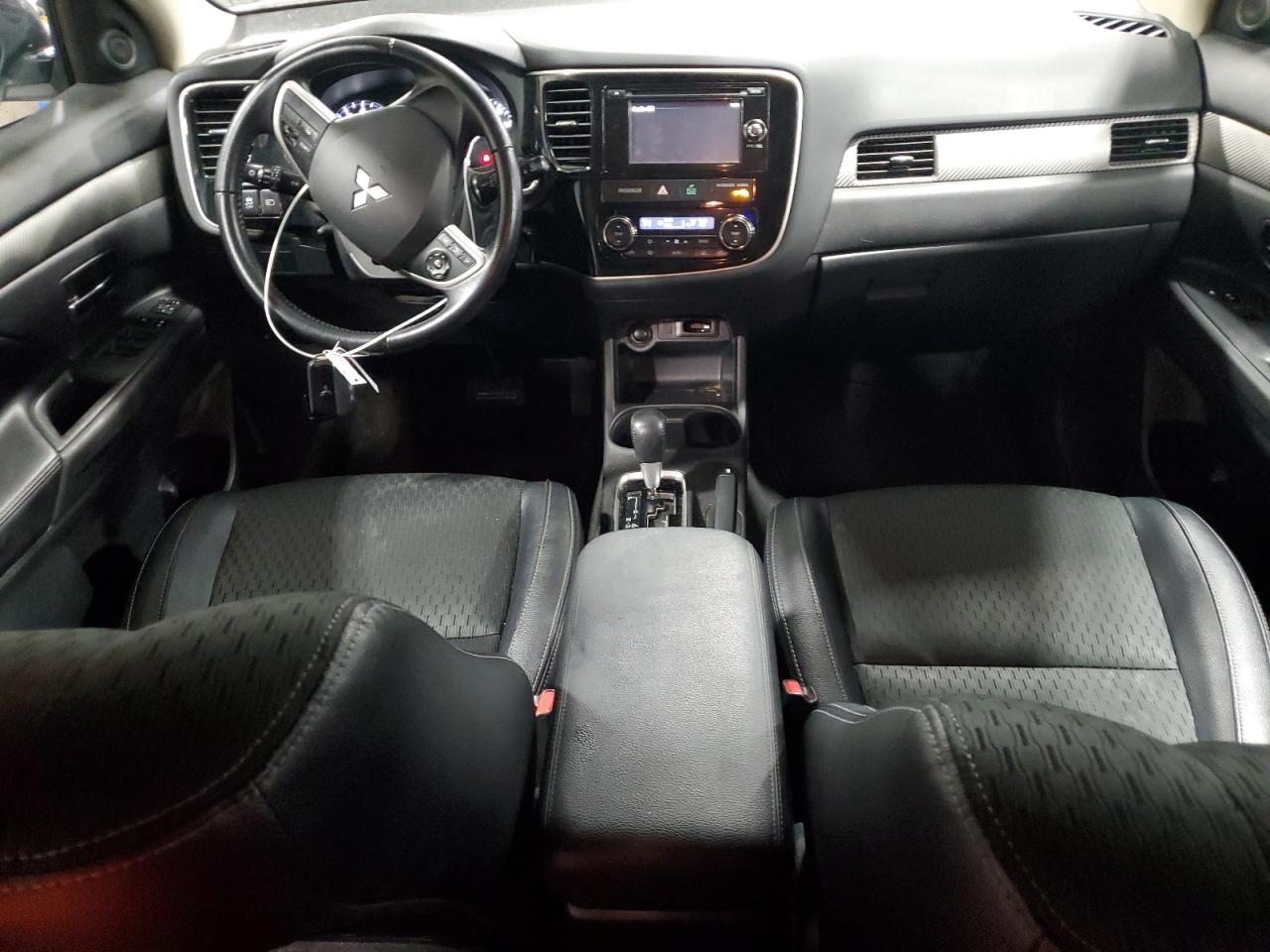 2015 Mitsubishi Outlander Se VIN: JA4AZ3A31FZ008739 Lot: 81408315