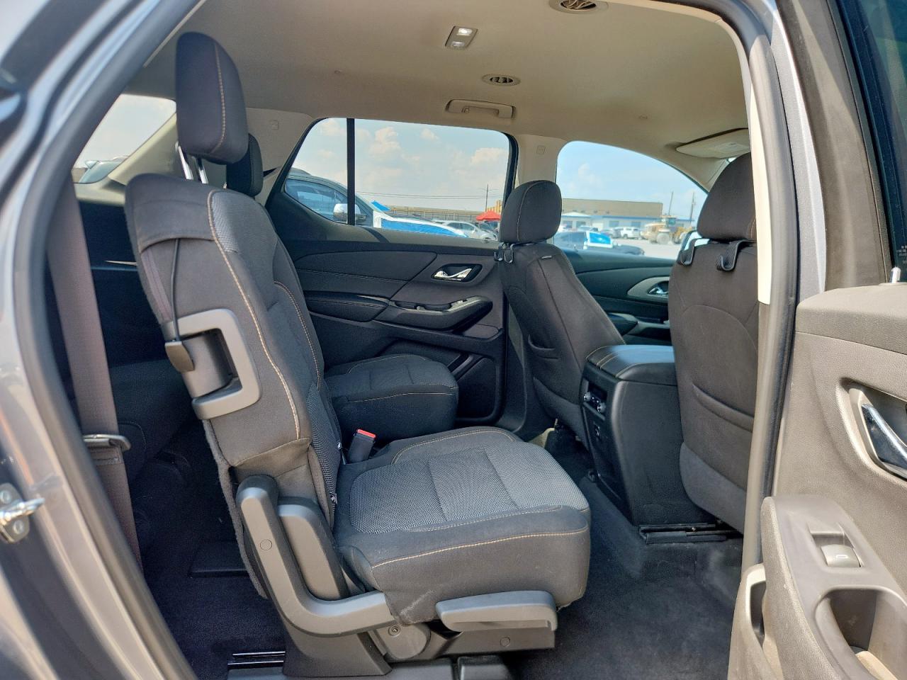 2018 Chevrolet Traverse Lt VIN: 1GNEVGKWXJJ184044 Lot: 71991685