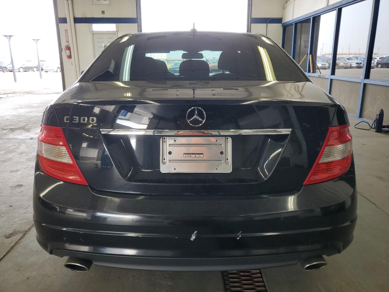 2010 Mercedes-Benz C 300 VIN: WDDGF5EB8AR118143 Lot: 70697805
