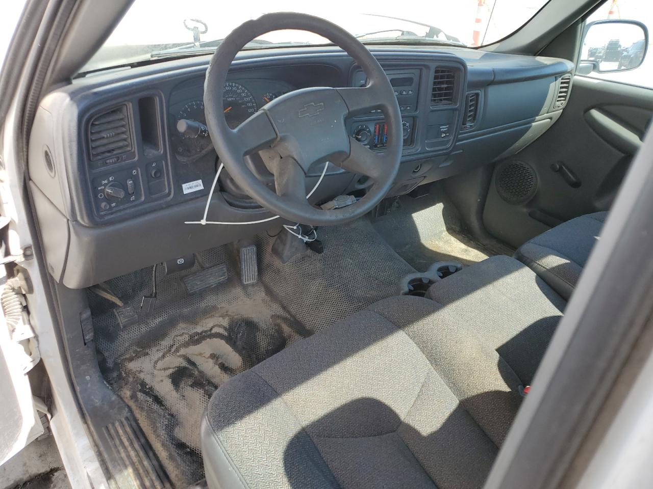 2003 Chevrolet Silverado C2500 Heavy Duty VIN: 1GCHC24U33E306474 Lot: 70028625