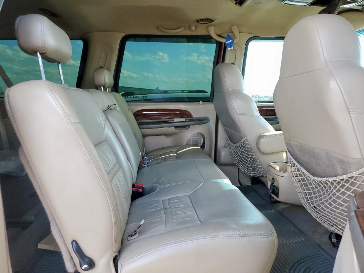 2000 Ford Excursion Limited VIN: 1FMSU43F2YEB85067 Lot: 84270055