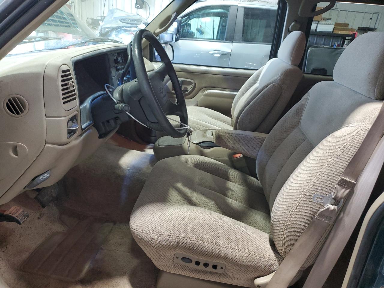 1996 Chevrolet Suburban K1500 VIN: 3GNFK16R8TG166483 Lot: 70837725