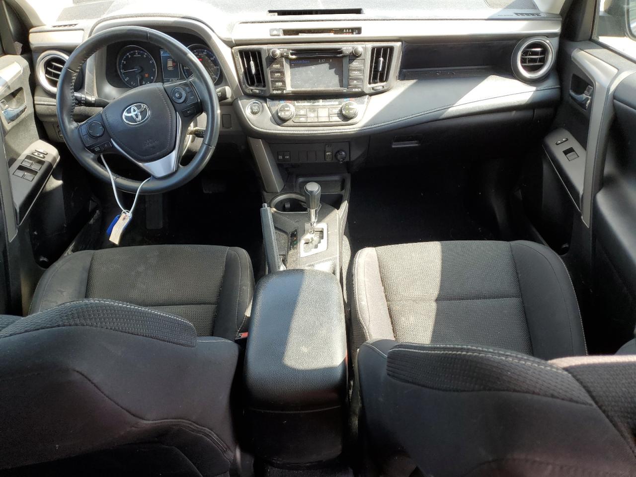 2017 Toyota Rav4 Xle VIN: 2T3RFREV5HW680354 Lot: 80824395