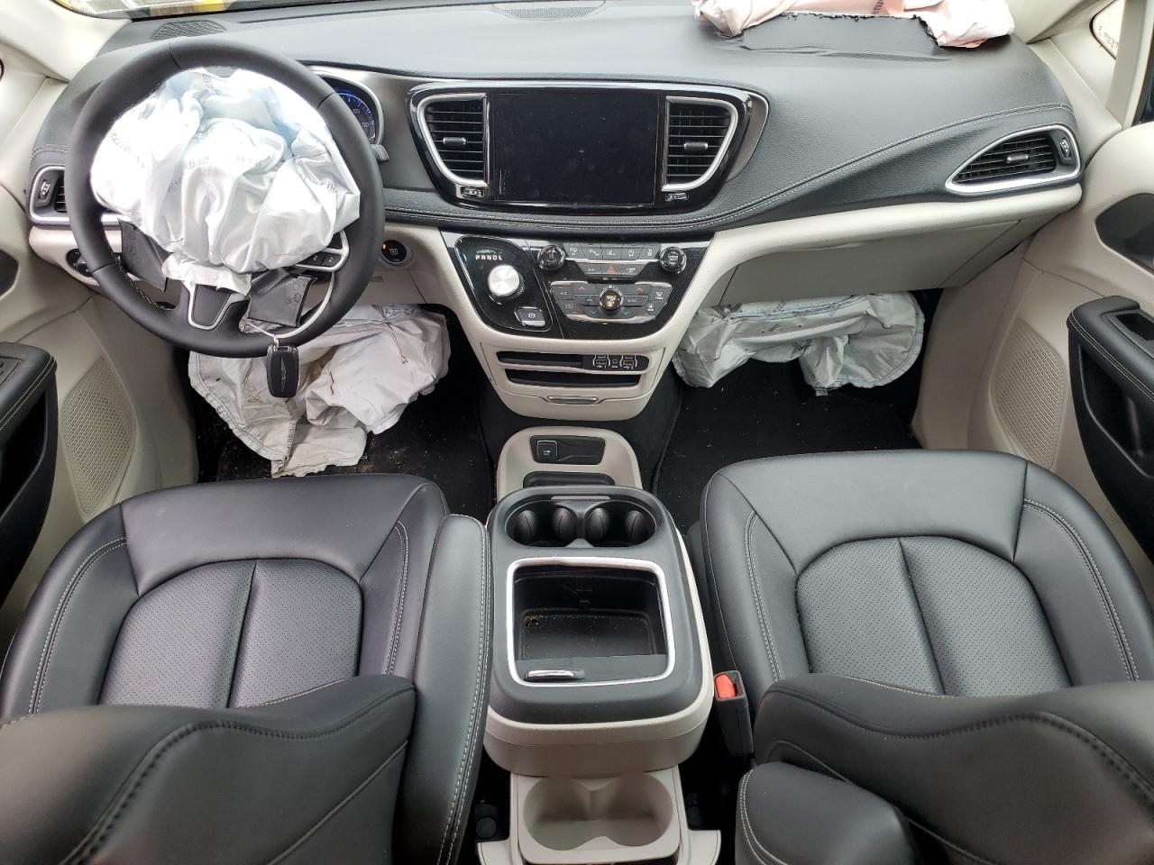 2024 Chrysler Pacifica Touring L VIN: 2C4RC3BG0RR193554 Lot: 83958105