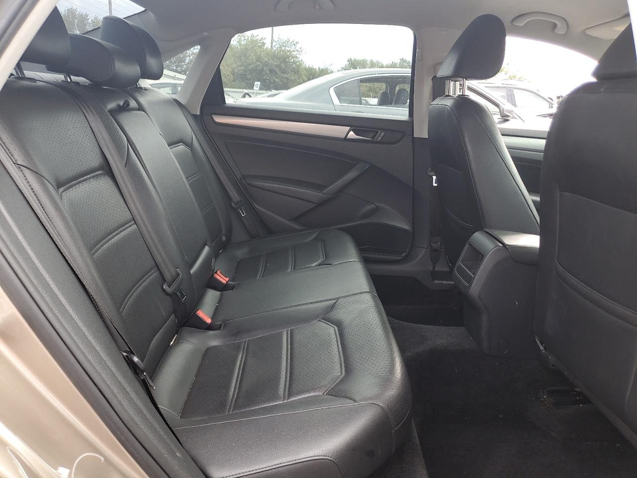 2015 Volkswagen Passat S VIN: 1VWAT7A3XFC068078 Lot: 80869105