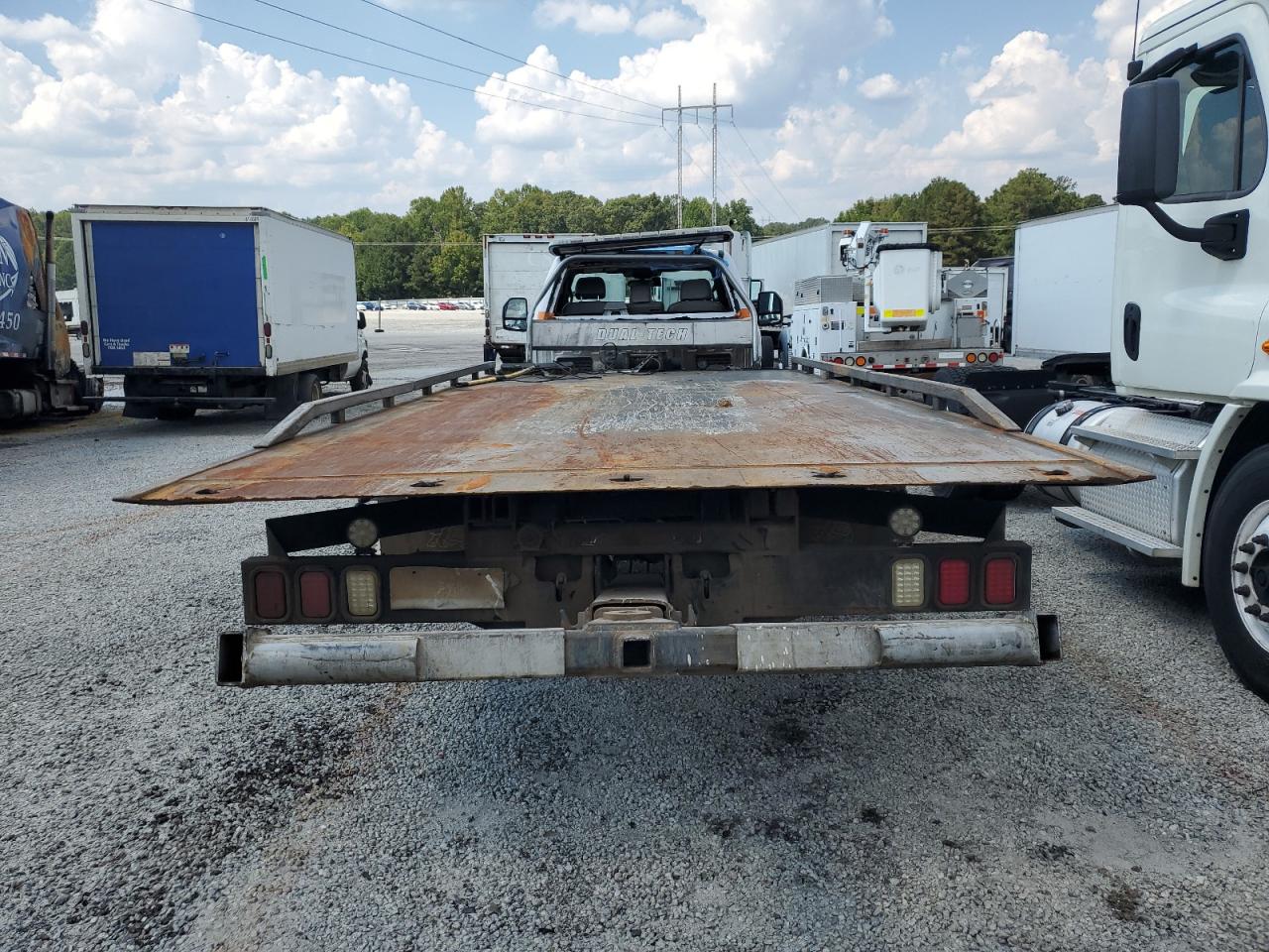 2022 Ford F550 Super Duty VIN: 1FDUF5GN7NDA28145 Lot: 81029055