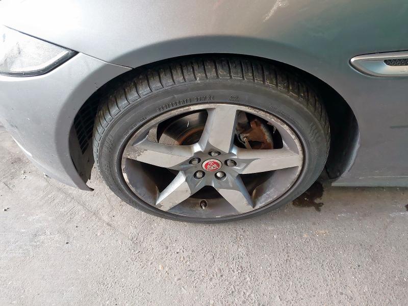 2016 JAGUAR XE R-SPORT D AUTO 