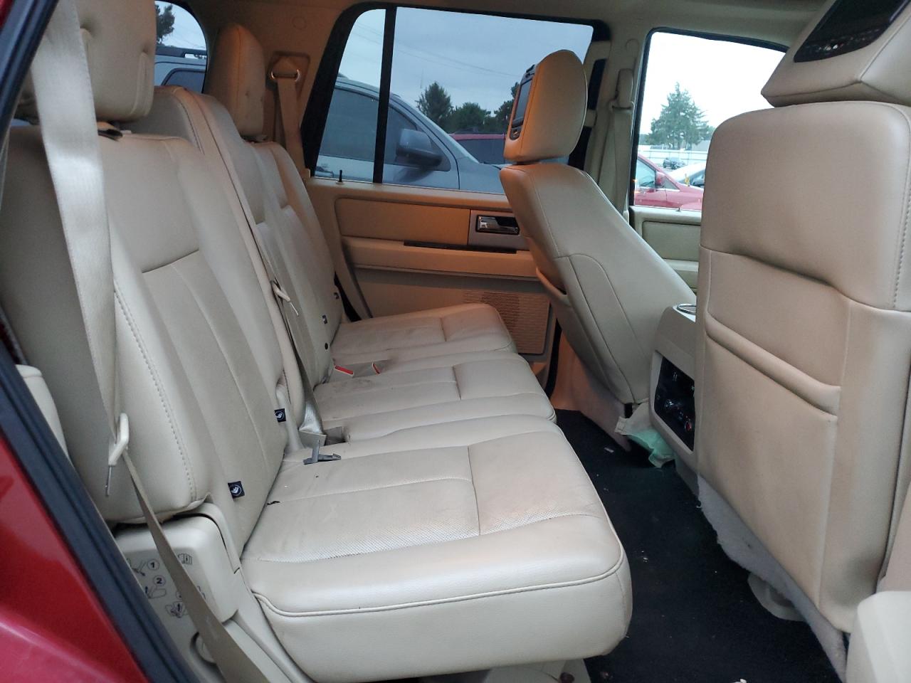 2015 Ford Expedition Limited VIN: 1FMJU2AT2FEF41748 Lot: 82128915