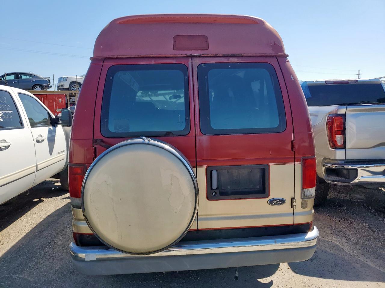 1999 Ford Econoline E250 Van VIN: 1FDPE24L8XHA50555 Lot: 83813105