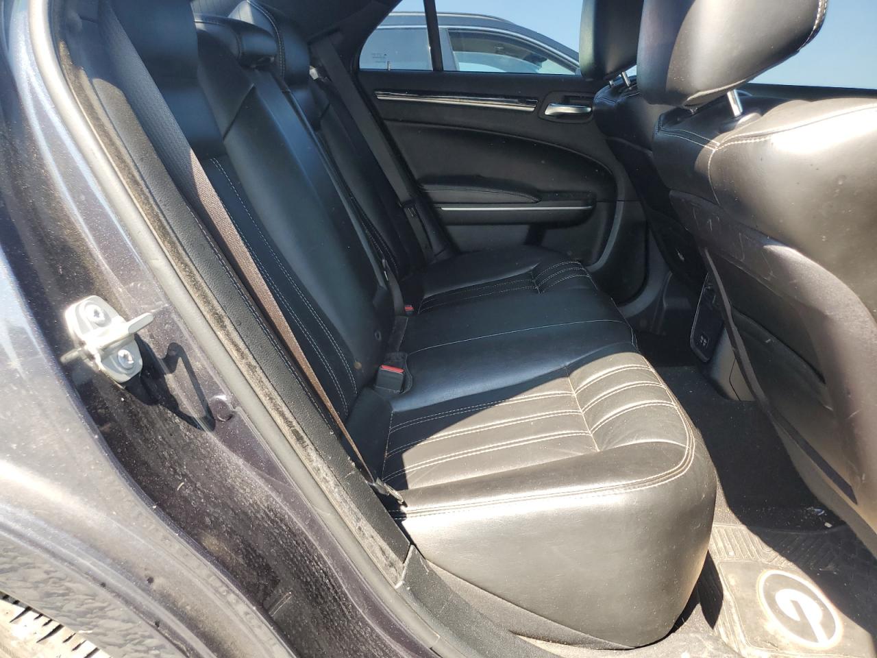 2019 Chrysler 300 S VIN: 2C3CCABGXKH697765 Lot: 71218325