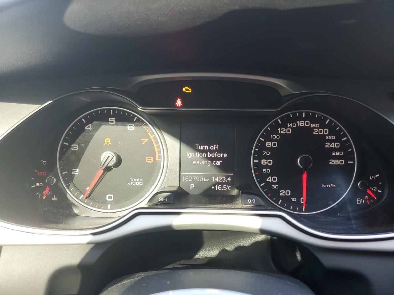 2016 Audi A4 Komfort Plus VIN: WAUBFCFL2GN008637 Lot: 70330015