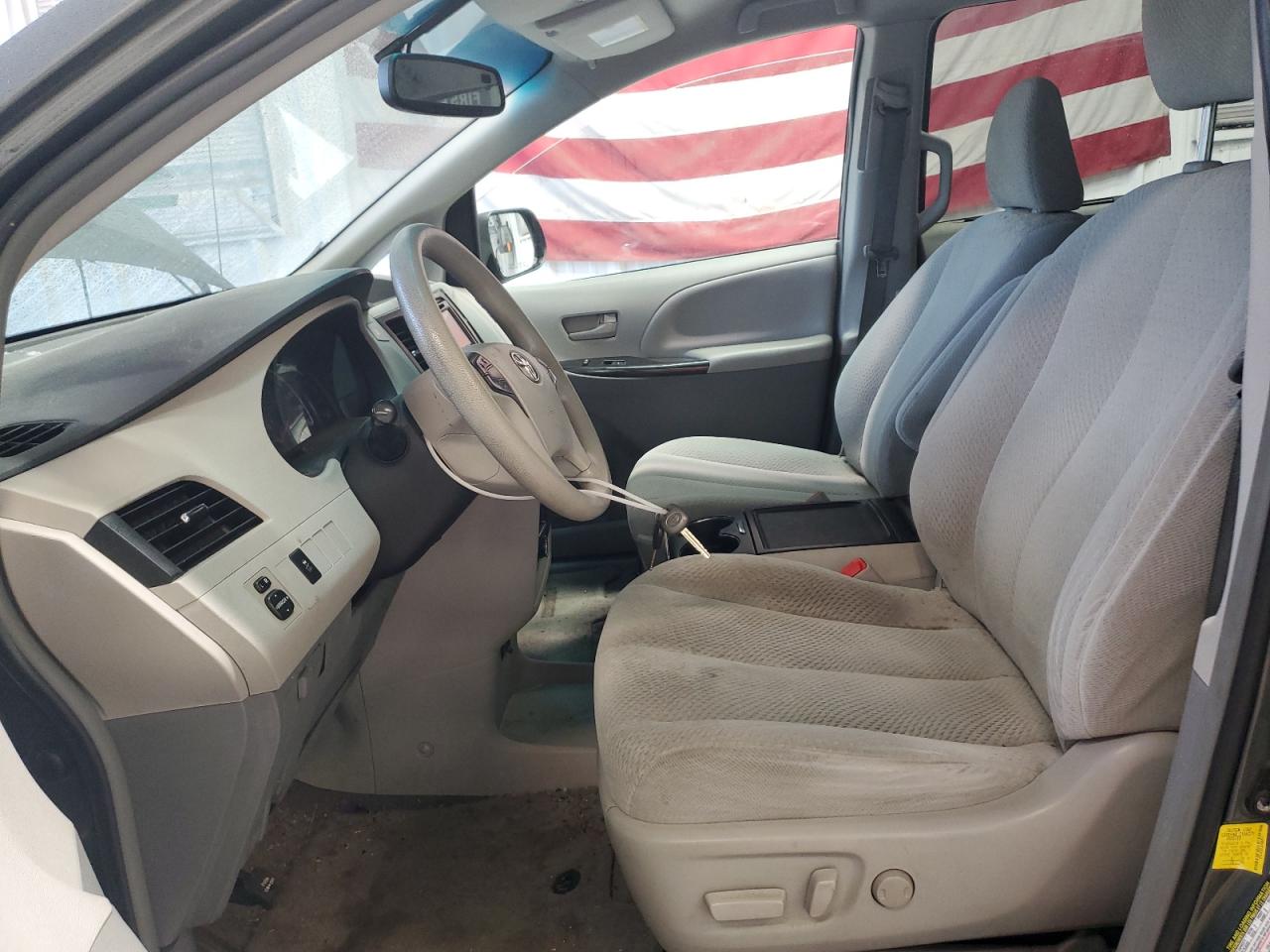 2013 Toyota Sienna Le VIN: 5TDJK3DC6DS060761 Lot: 81747005