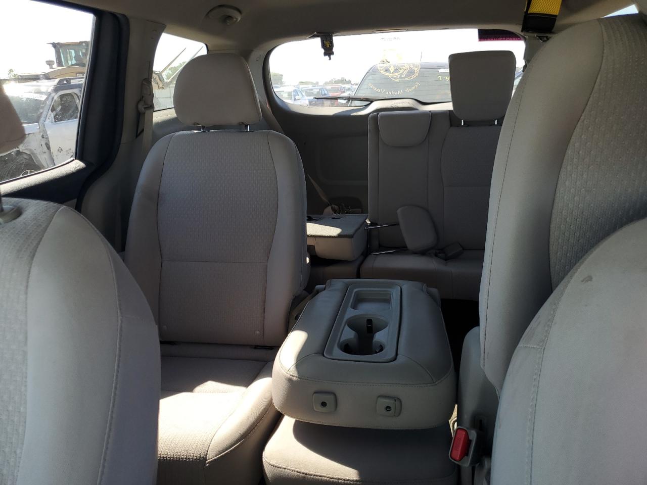 2018 Kia Sedona Lx VIN: KNDMB5C15J6403063 Lot: 81874455