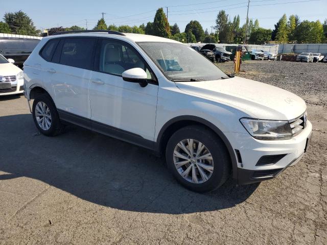  VOLKSWAGEN TIGUAN 2018 Белы