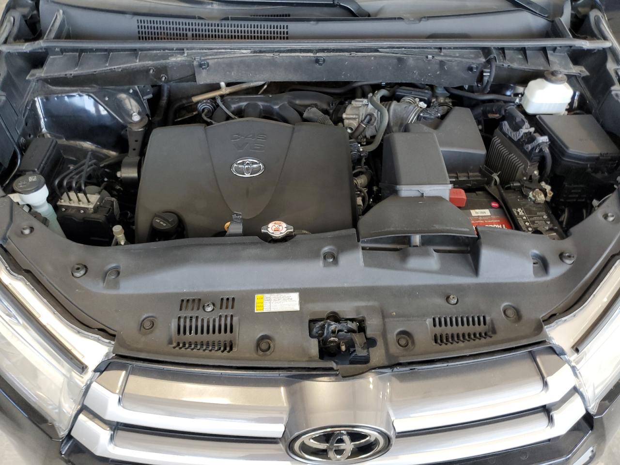 2019 Toyota Highlander Se VIN: 5TDJZRFHXKS618325 Lot: 84019935