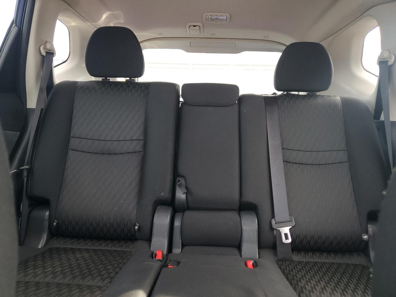 2017 Nissan Rogue S VIN: KNMAT2MT0HP592658 Lot: 81811625