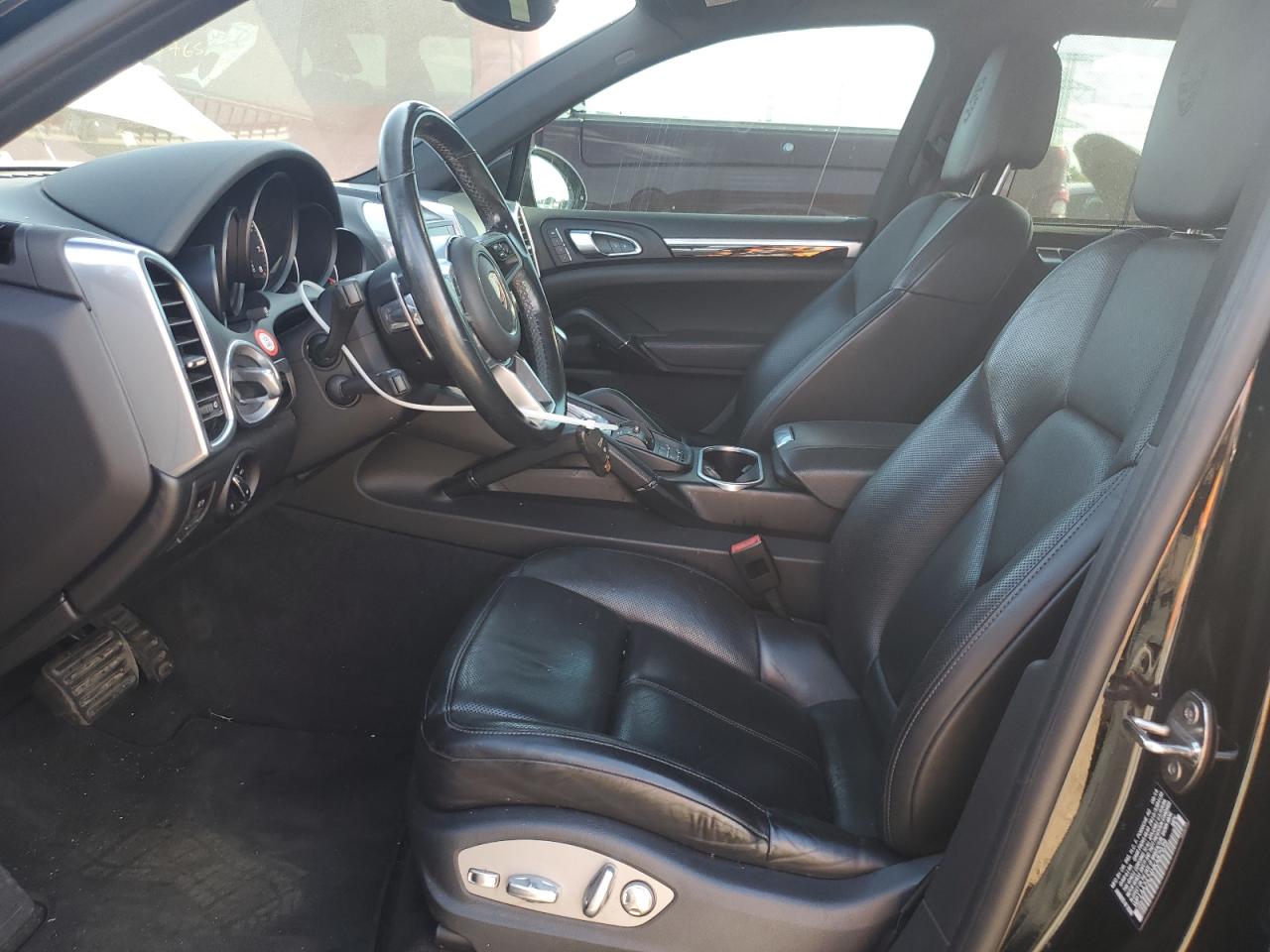 2017 Porsche Cayenne VIN: WP1AA2A24HKA82939 Lot: 70904905