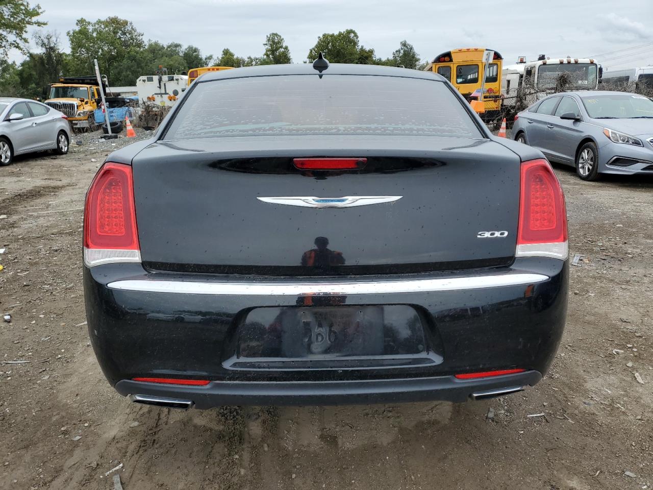 2015 Chrysler 300 Limited VIN: 2C3CCAAG1FH898848 Lot: 80983625