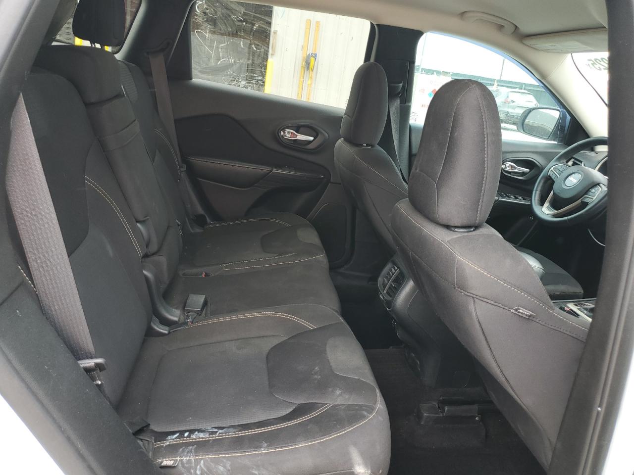 2015 Jeep Cherokee Latitude VIN: 1C4PJMCS9FW648488 Lot: 71510225