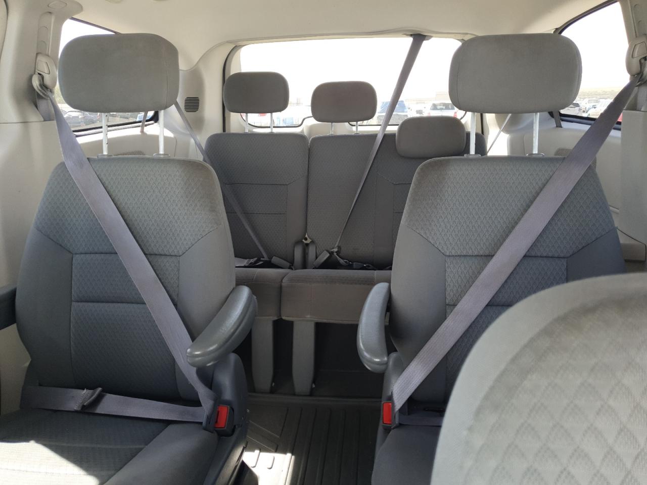 2010 Chrysler Town & Country Lx VIN: 2A4RR4DE7AR206346 Lot: 80138085