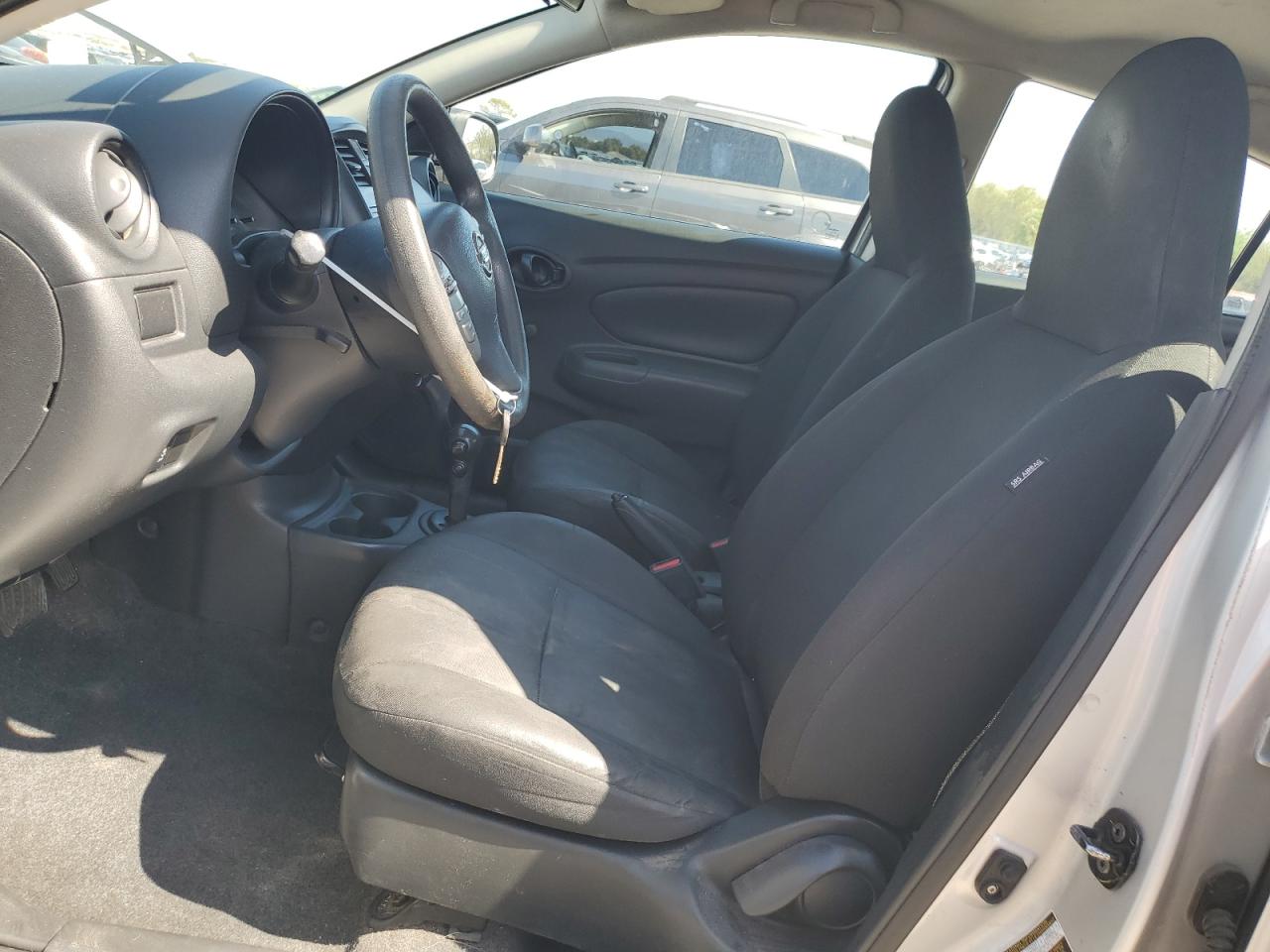 2015 Nissan Versa S VIN: 3N1CN7AP4FL887295 Lot: 84005075