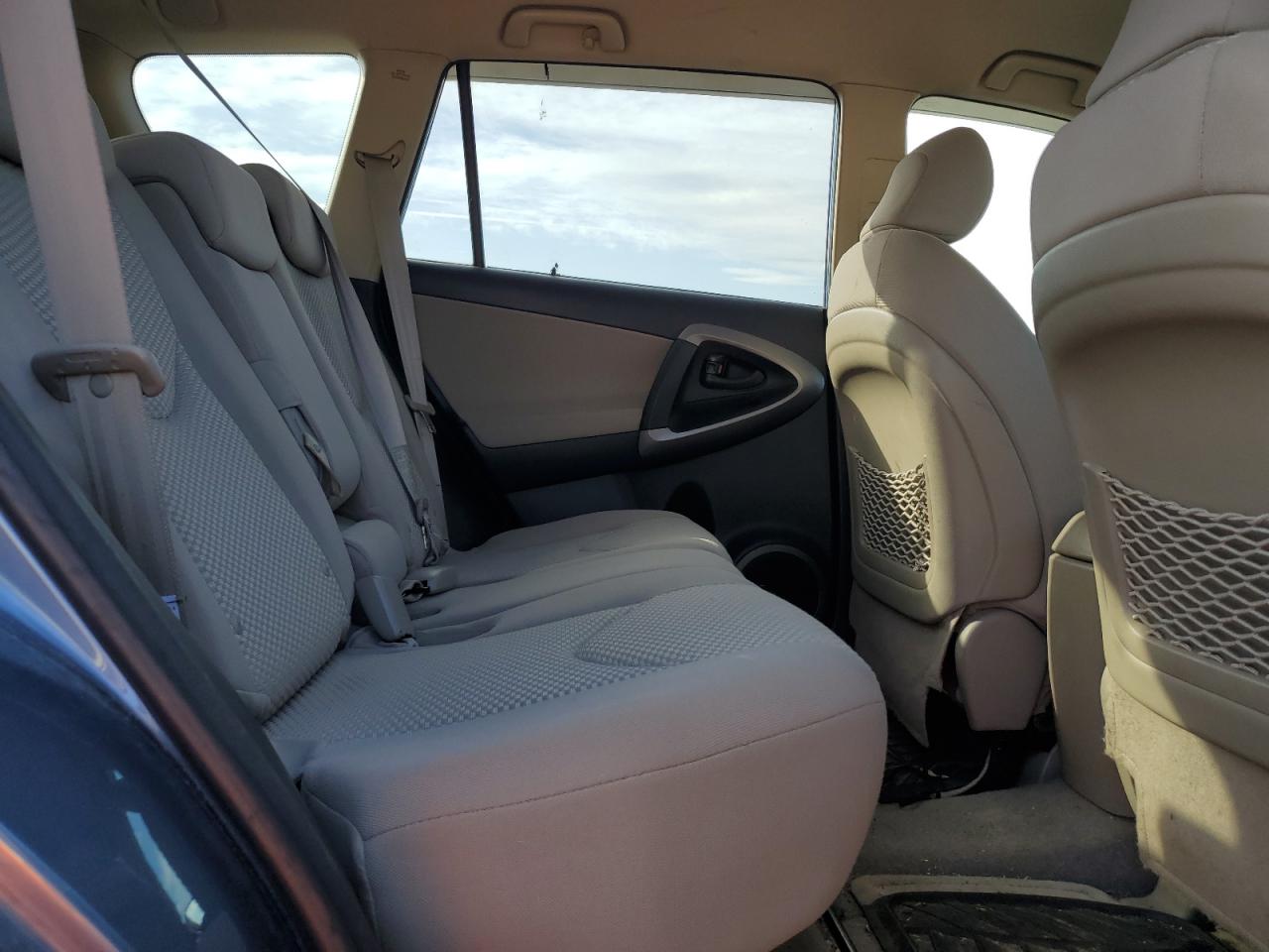 2008 Toyota Rav4 Limited VIN: JTMBD31V886060061 Lot: 80513105