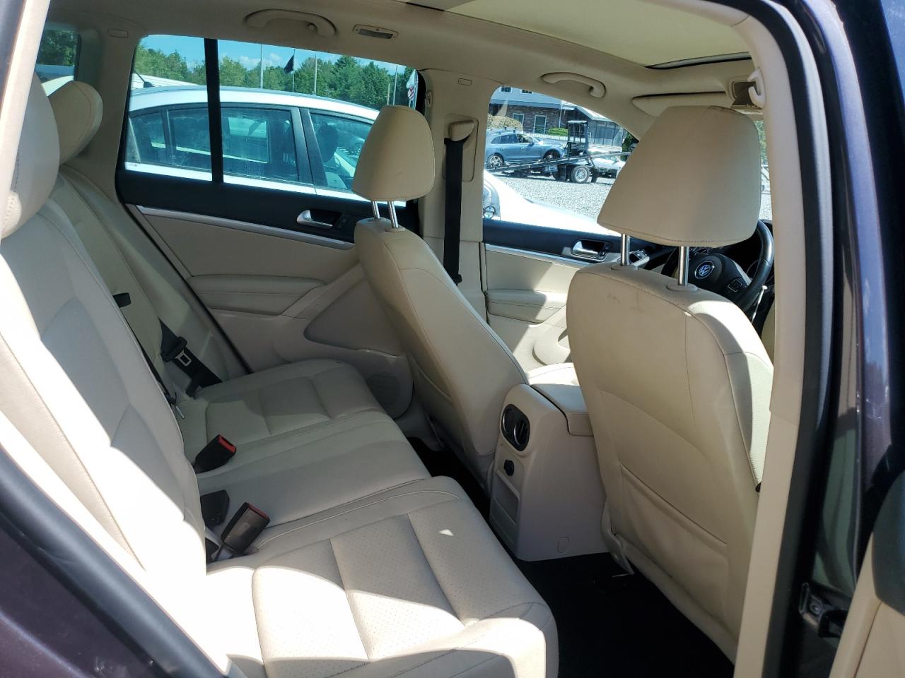 2016 Volkswagen Tiguan Comfortline VIN: WVGJV7AX6GW584689 Lot: 67957725