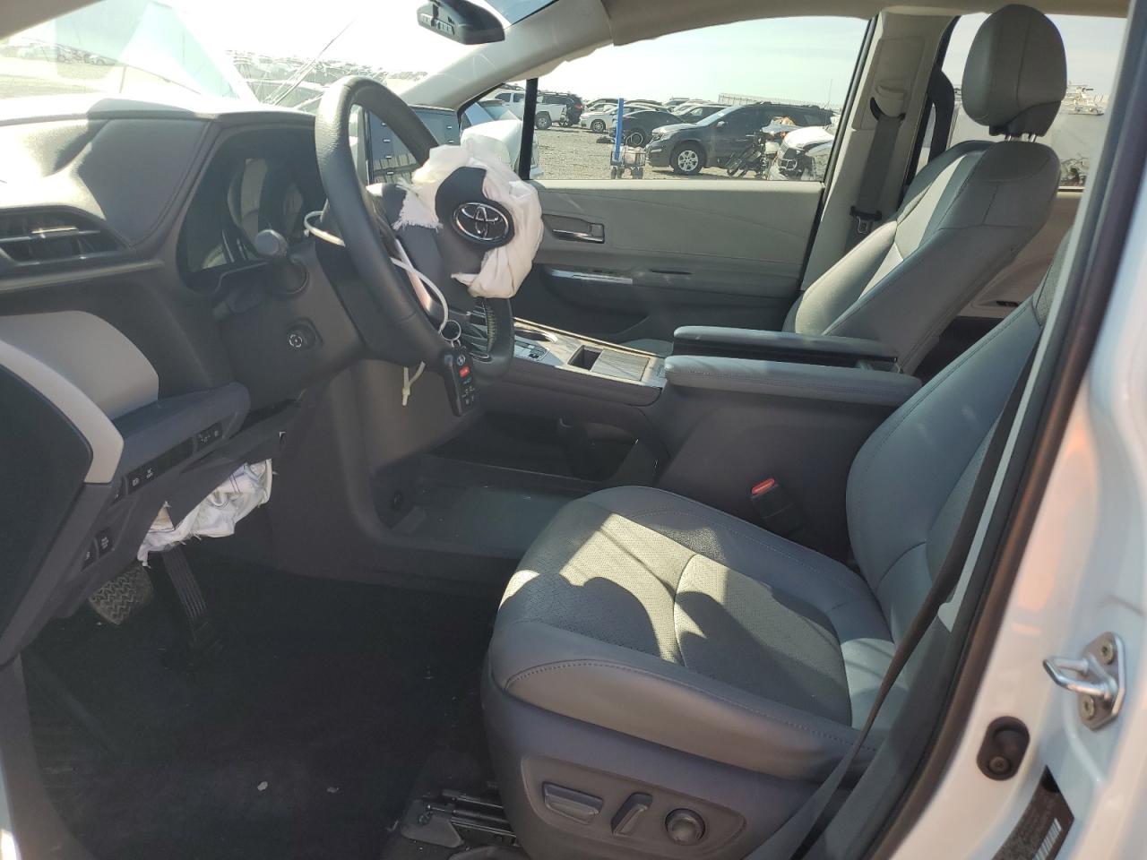 2021 Toyota Sienna Limited VIN: 5TDZRKEC8MS018082 Lot: 80797425