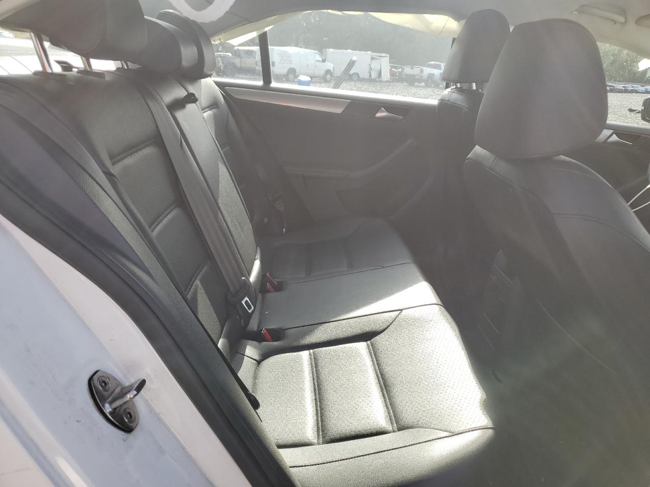 2017 Volkswagen Jetta Se VIN: 3VWDB7AJ2HM413782 Lot: 84759405