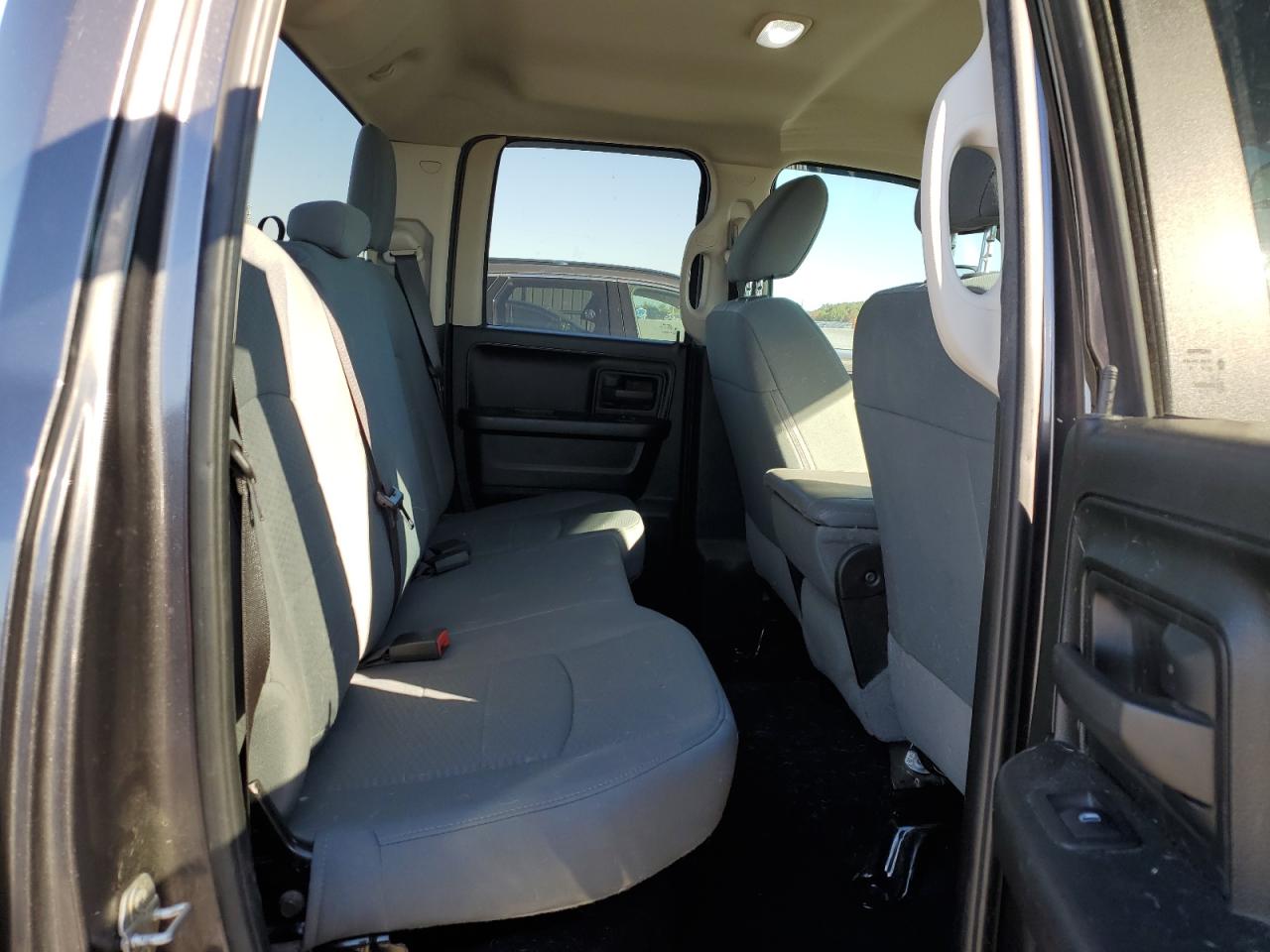 2018 Ram 1500 St VIN: 1C6RR7FT9JS319949 Lot: 84616005