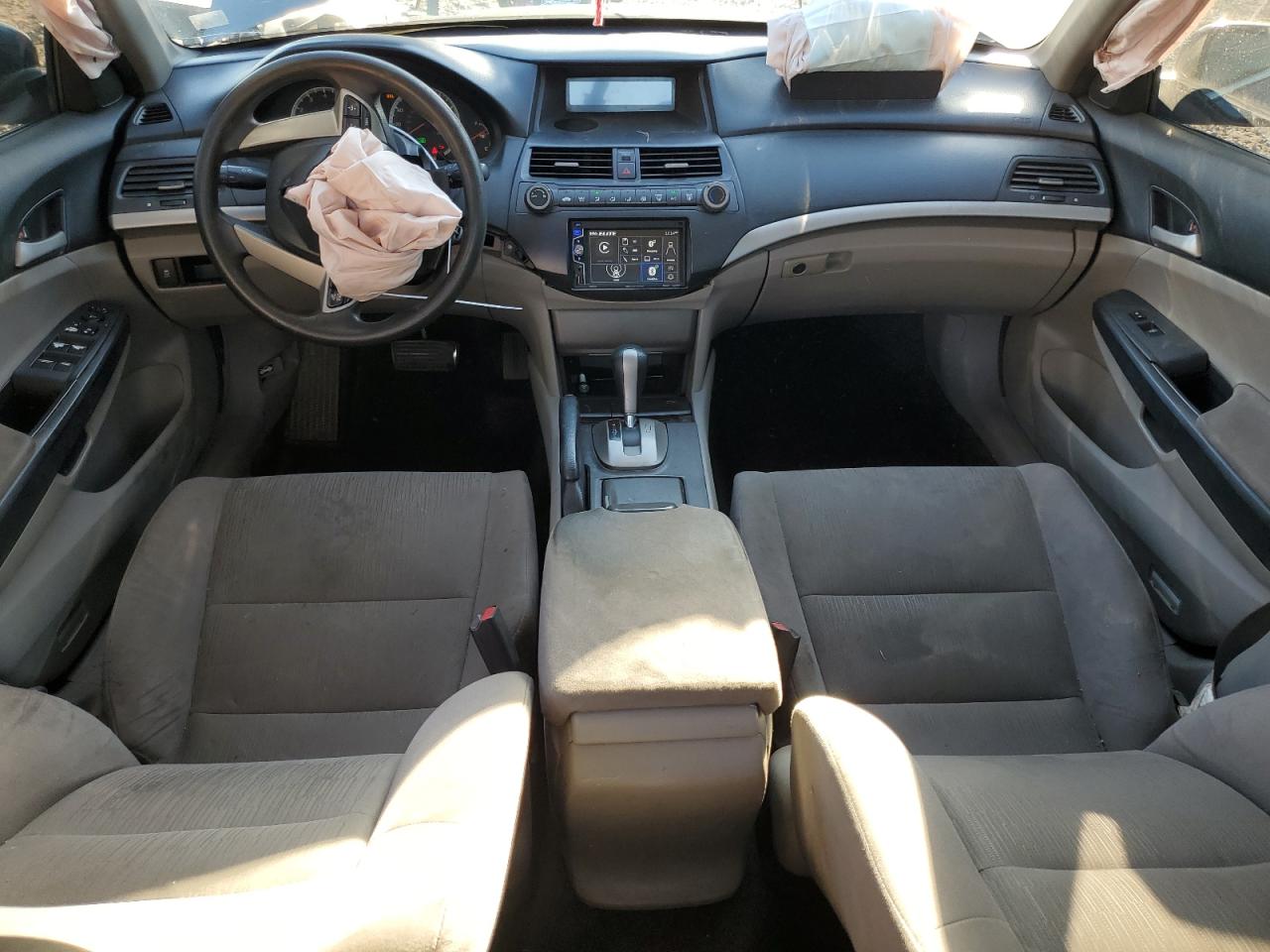 2011 Honda Accord Lxp VIN: 1HGCP2F44BA113818 Lot: 81818095