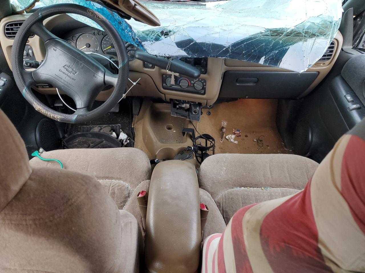 1998 Chevrolet Blazer VIN: 1GNDT13W6W2242505 Lot: 81724685