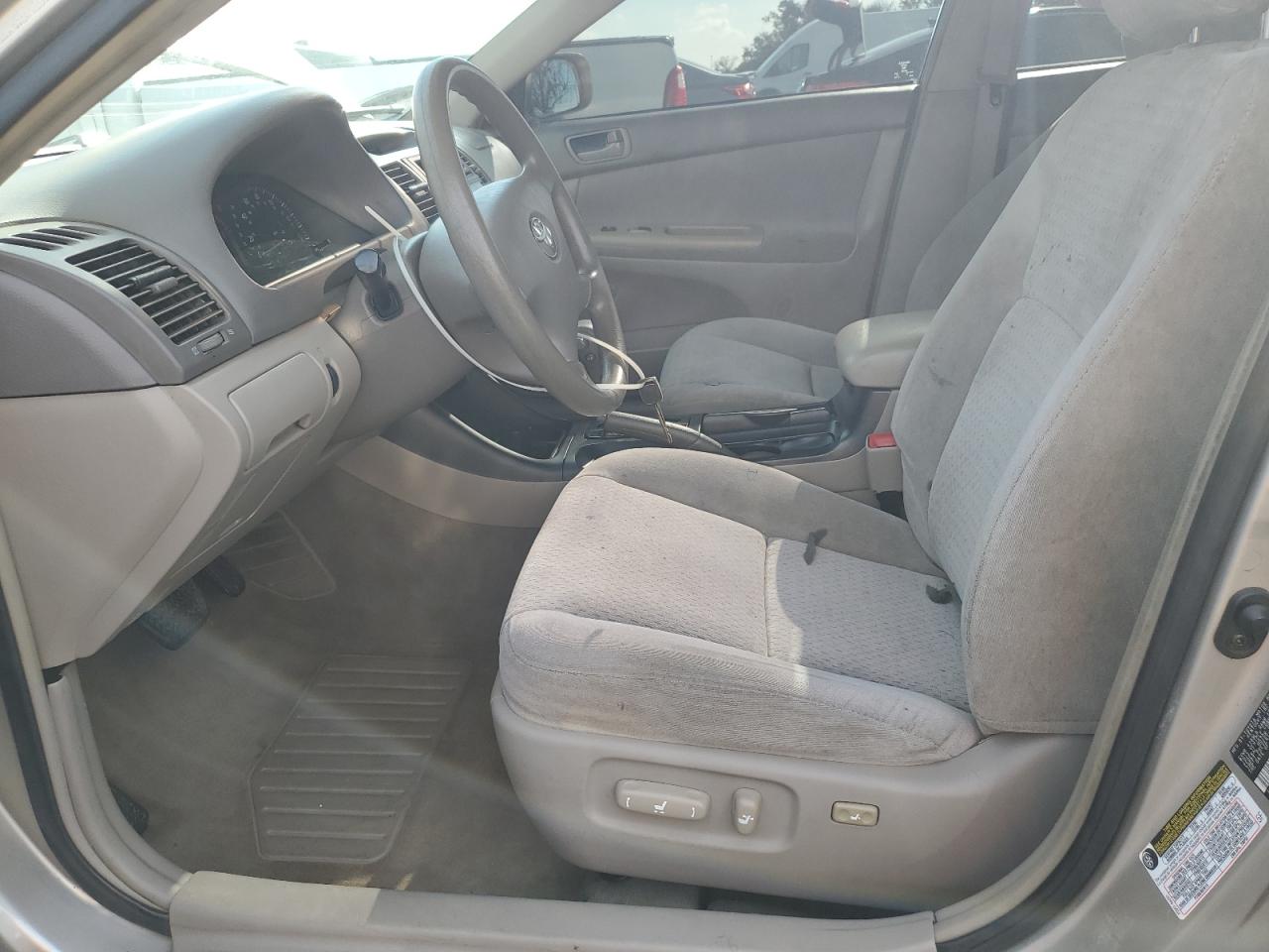 2004 Toyota Camry Le VIN: 4T1BE32KX4U928905 Lot: 71597095