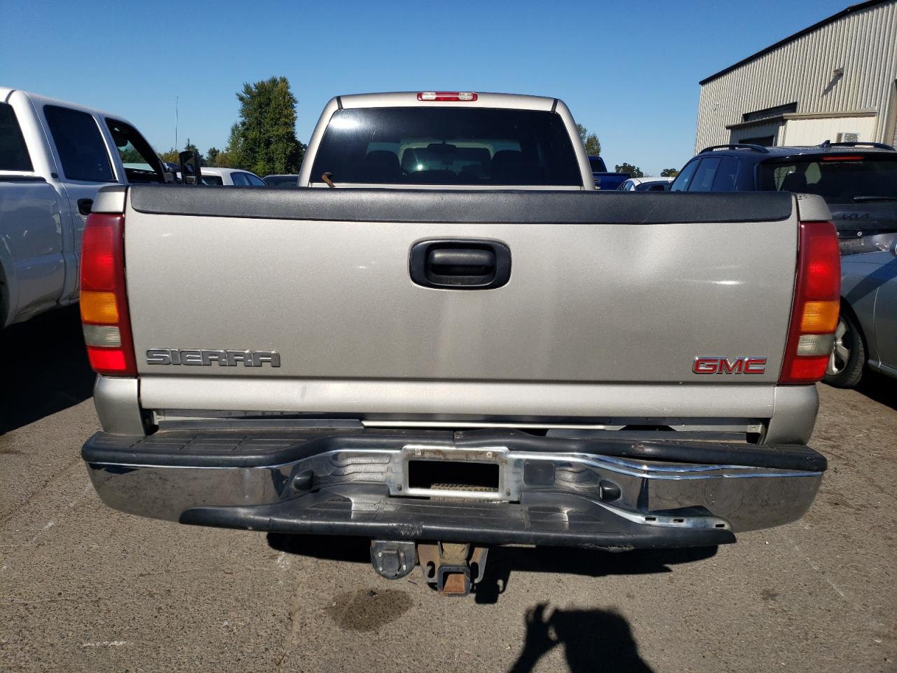 2003 GMC Sierra C2500 Heavy Duty VIN: 1GTHC23173F186714 Lot: 84046315