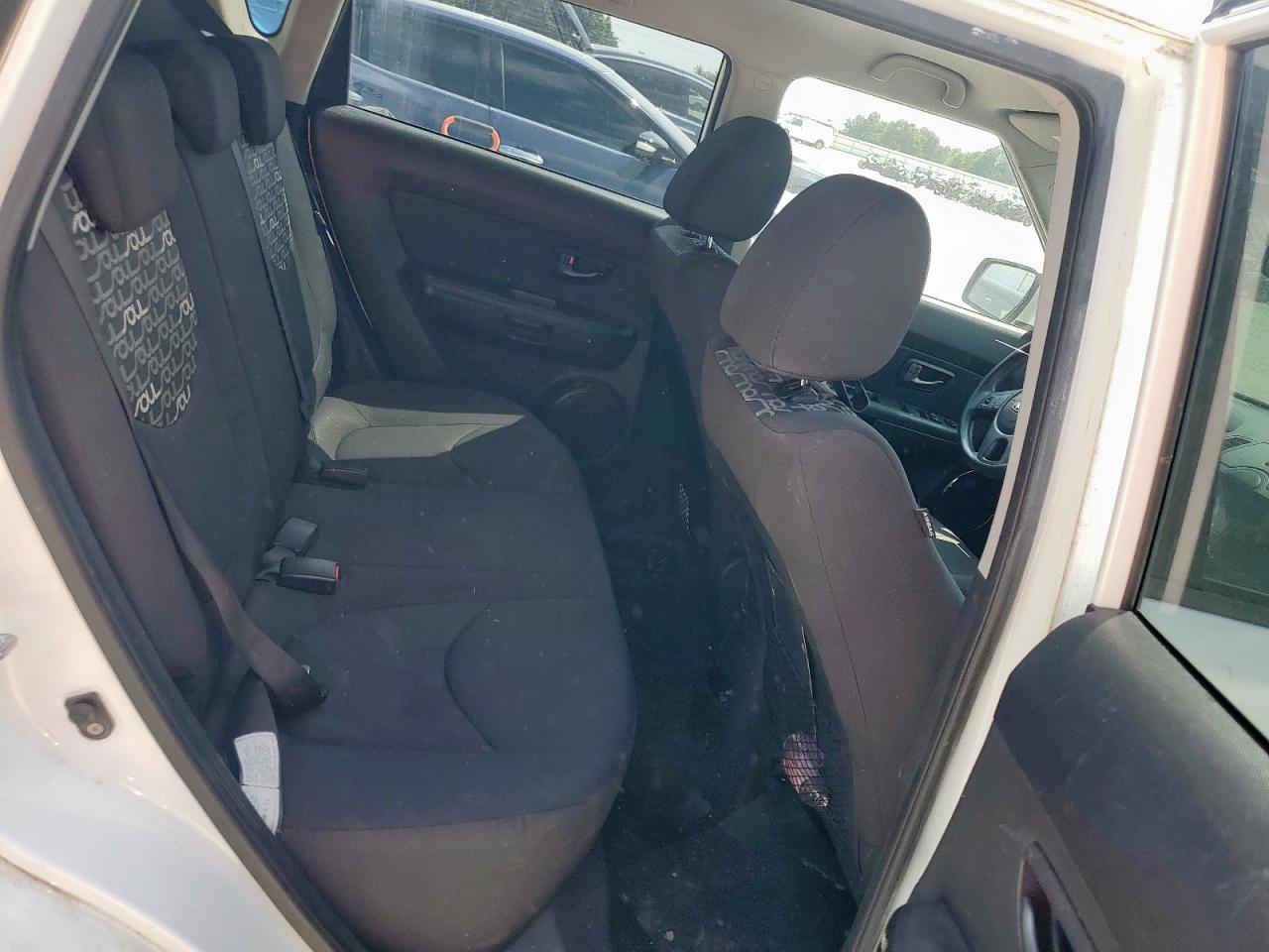 2010 Kia Soul + VIN: KNDJT2A21A7119093 Lot: 80805835