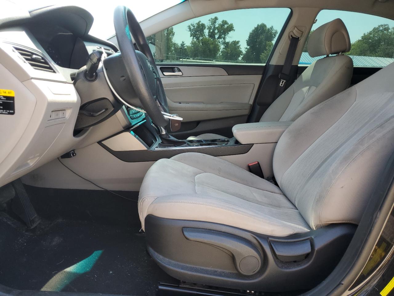 2017 Hyundai Sonata Hybrid VIN: KMHE24L14HA055421 Lot: 80409205