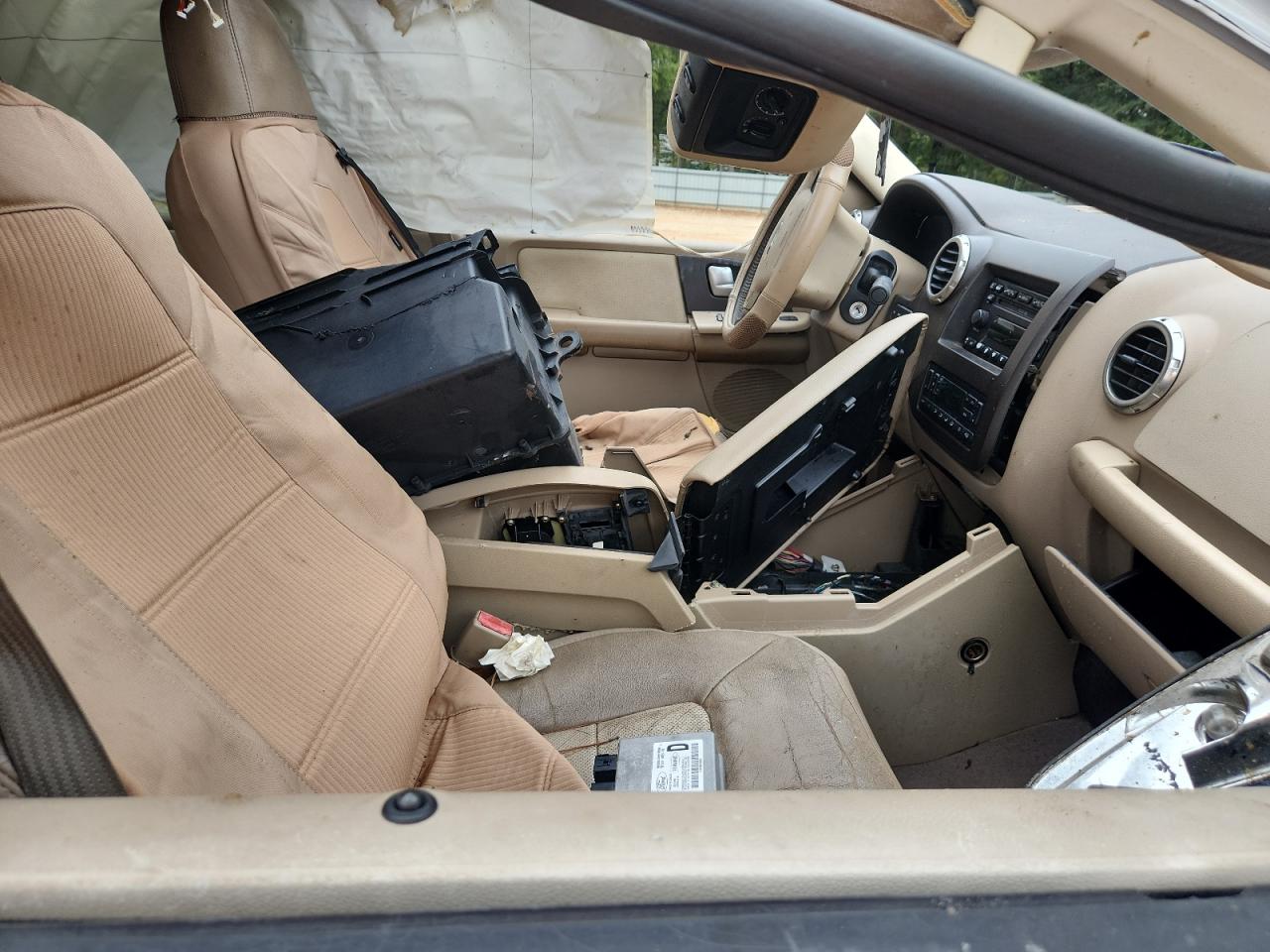 2004 Ford Expedition Eddie Bauer VIN: 1FMFU17L74LA54321 Lot: 84786285