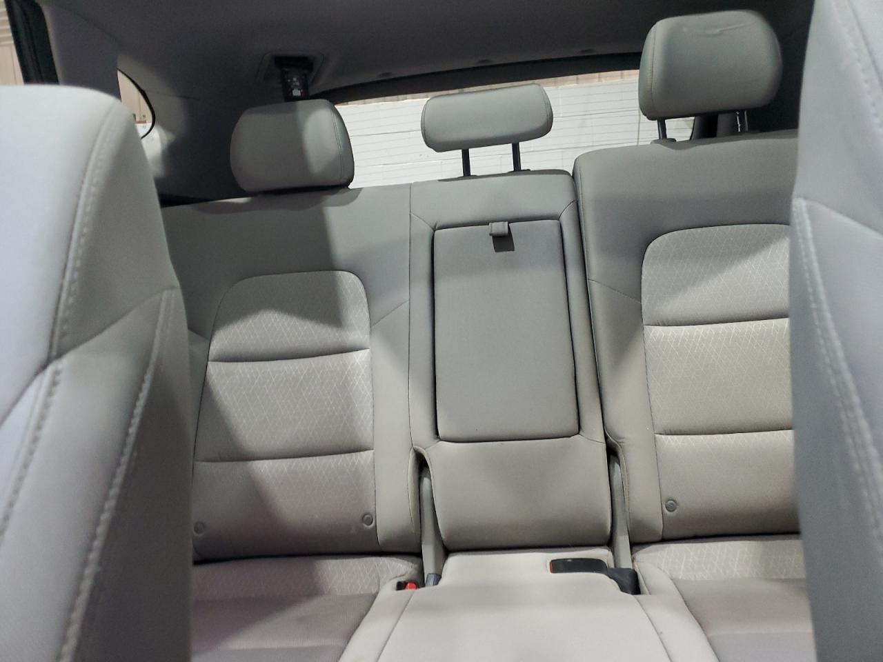 2018 Hyundai Tucson Value VIN: KM8J3CA23JU800505 Lot: 71951965