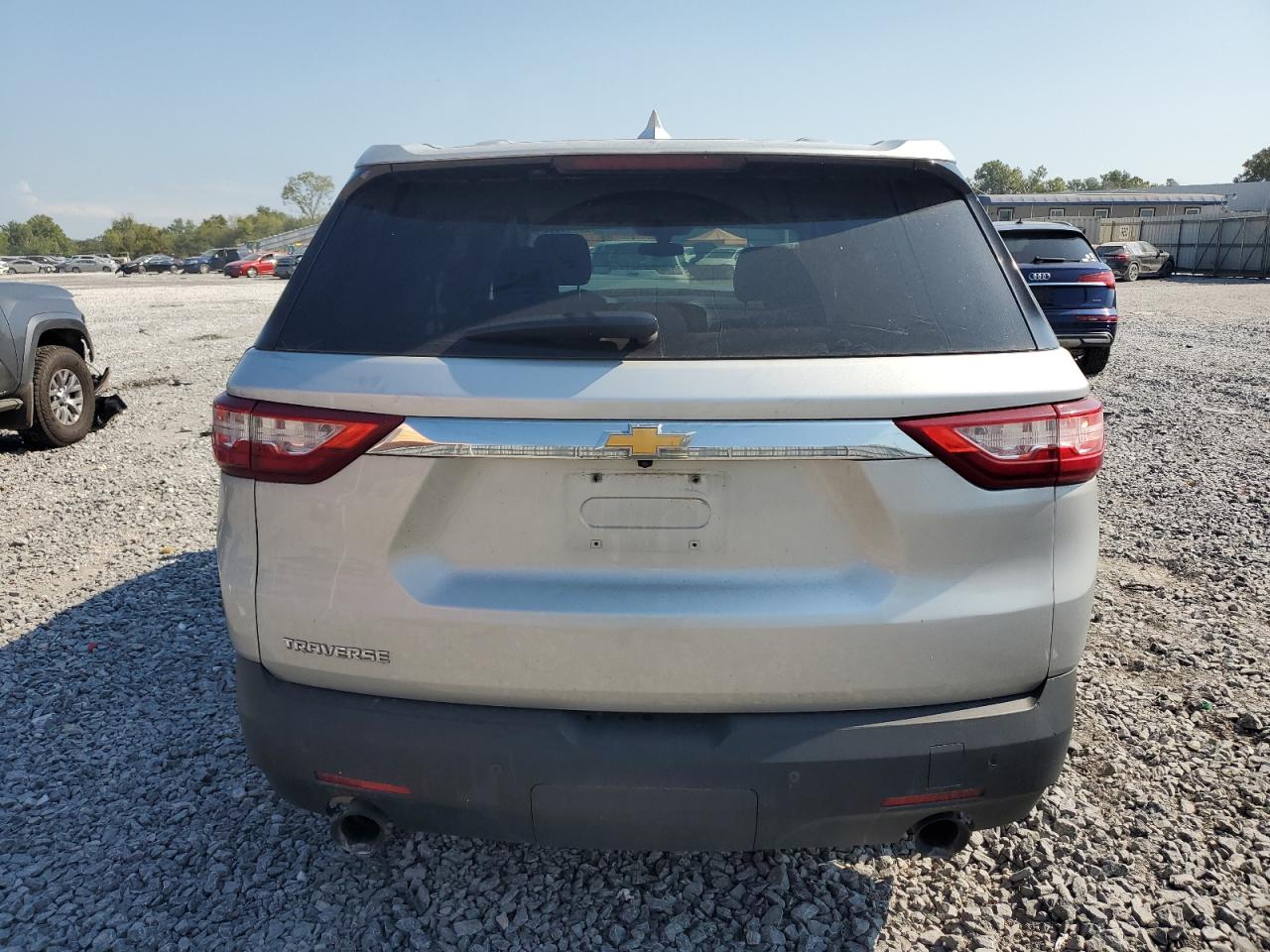 2019 Chevrolet Traverse Ls VIN: 1GNERLKW8KJ235412 Lot: 71213355