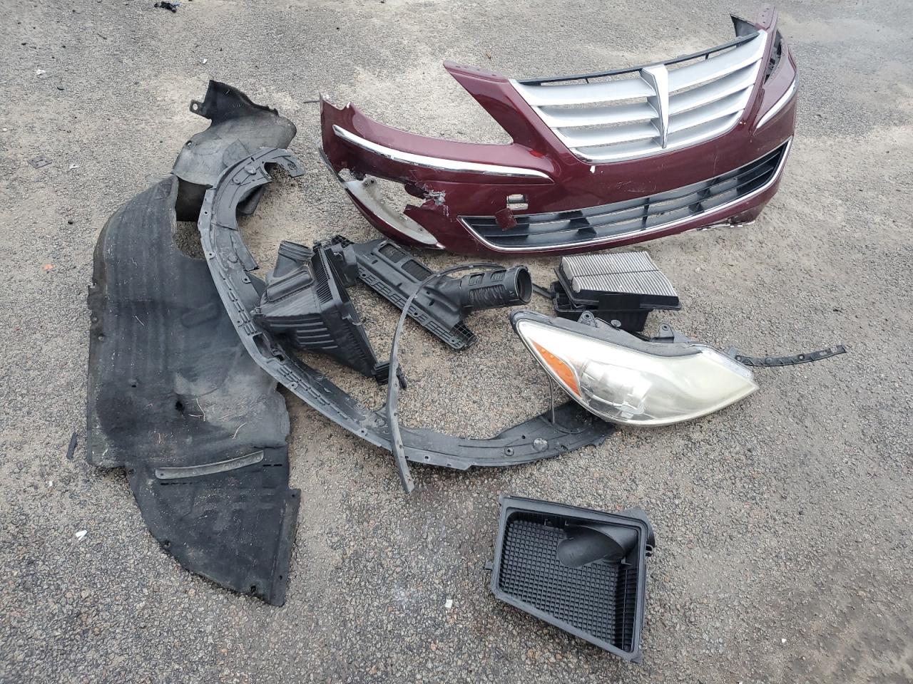 2013 Hyundai Genesis 3.8L VIN: KMHGC4DD6DU212230 Lot: 84262325