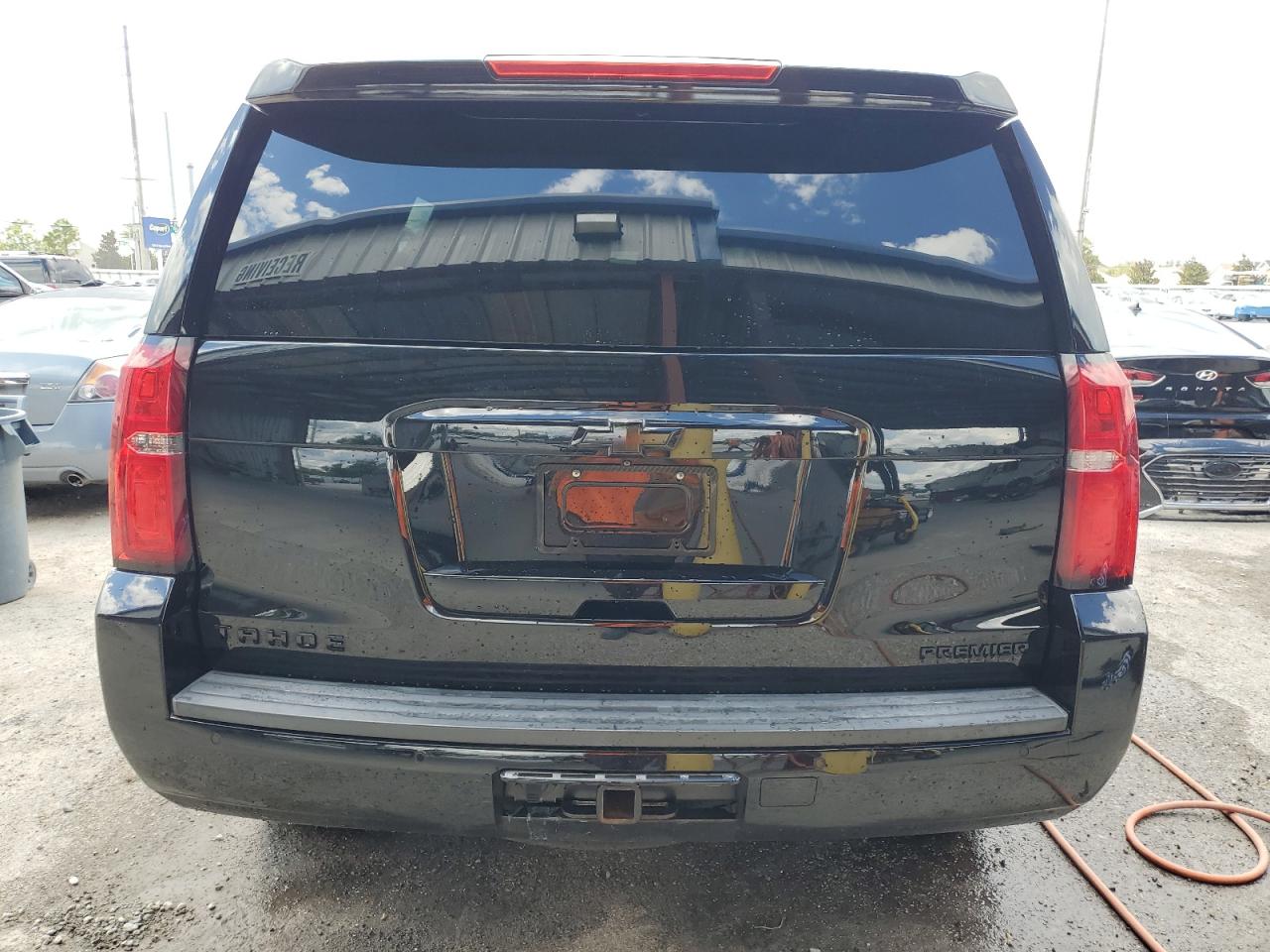 2019 Chevrolet Tahoe C1500 Premier VIN: 1GNSCCKJ5KR244708 Lot: 81009195