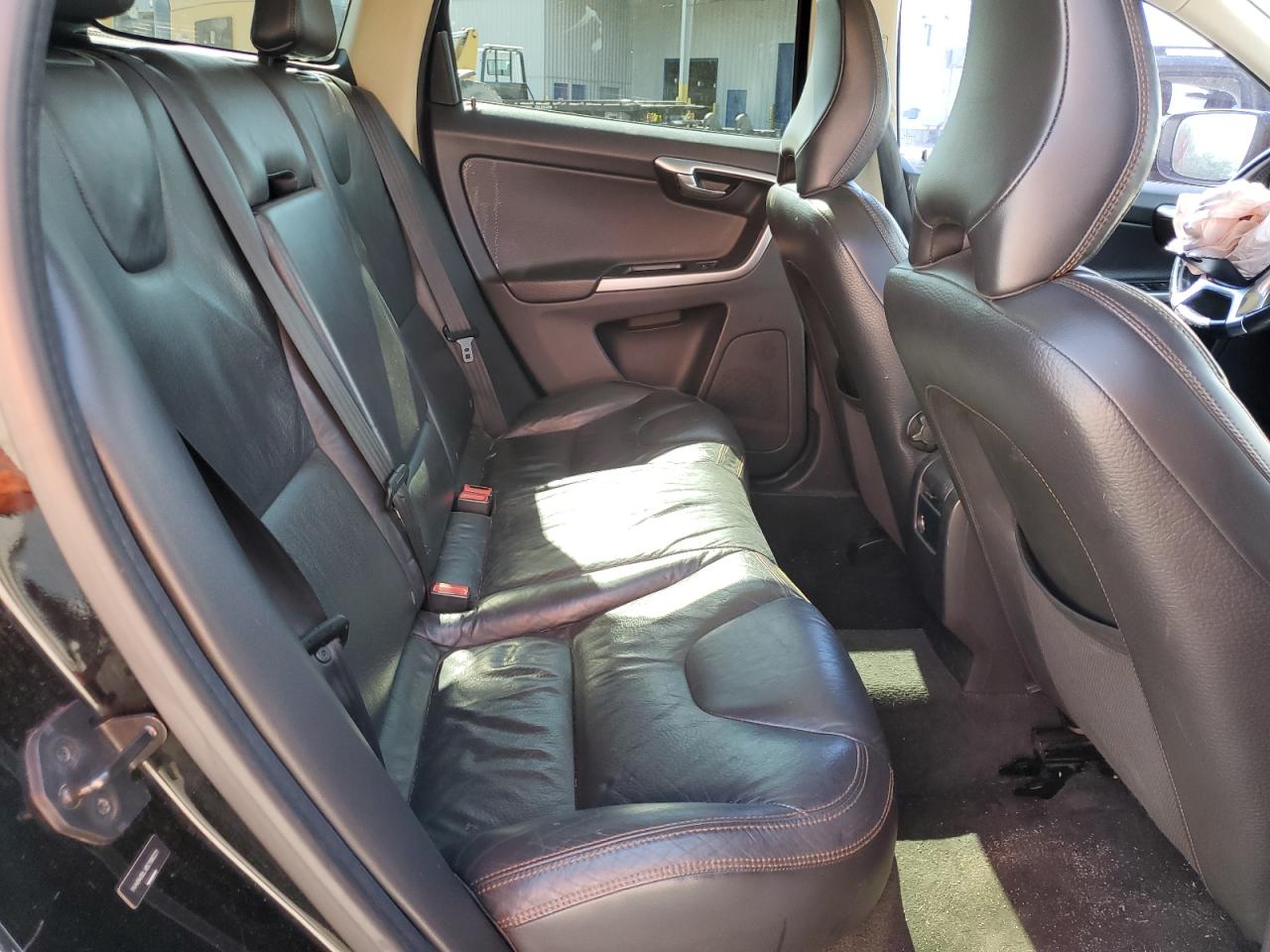 2011 Volvo Xc60 3.2 VIN: YV4940DLXB2198221 Lot: 81815025