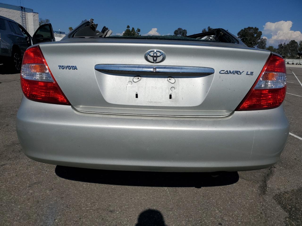 2004 Toyota Camry Le VIN: JTDBE32K440250258 Lot: 81090645