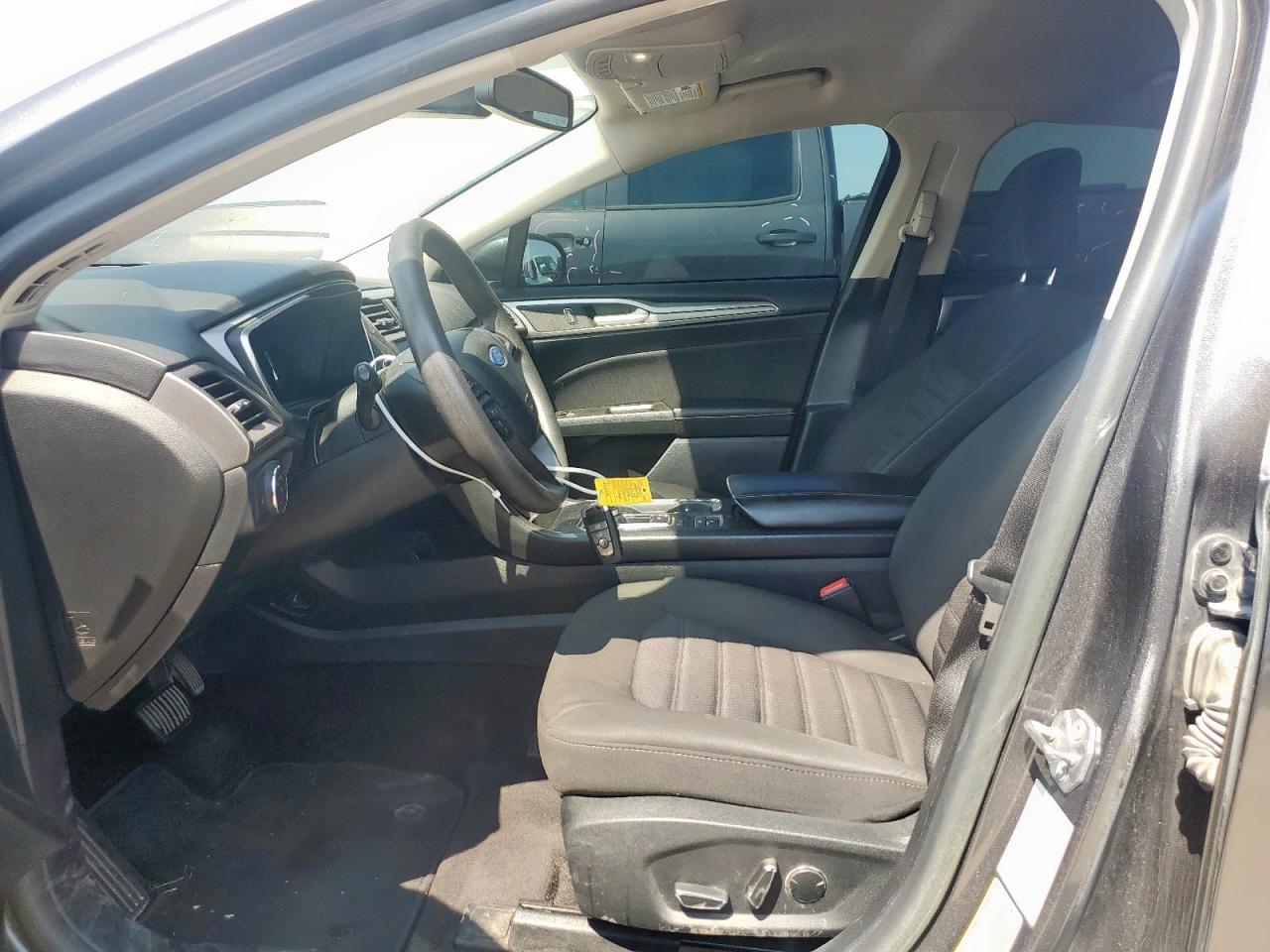 2020 Ford Fusion Se VIN: 3FA6P0HD4LR233113 Lot: 81262585