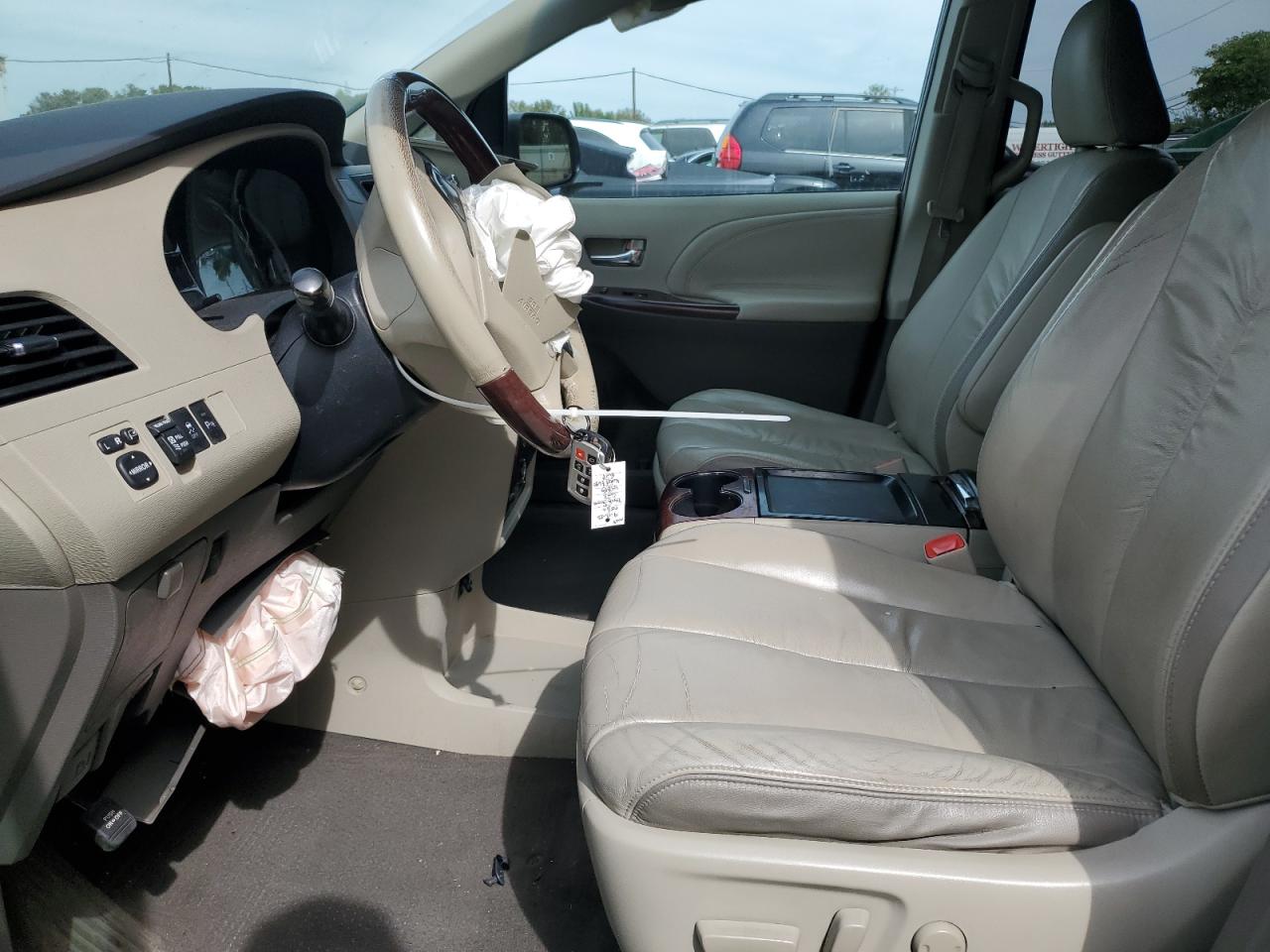 2011 Toyota Sienna Xle VIN: 5TDYK3DCXBS037690 Lot: 84583085