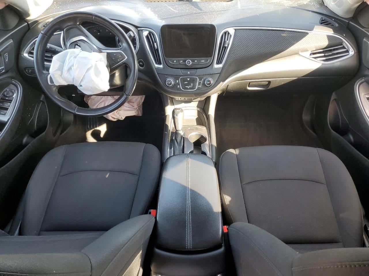 2018 Chevrolet Malibu Lt VIN: 1G1ZD5ST0JF212291 Lot: 84210375