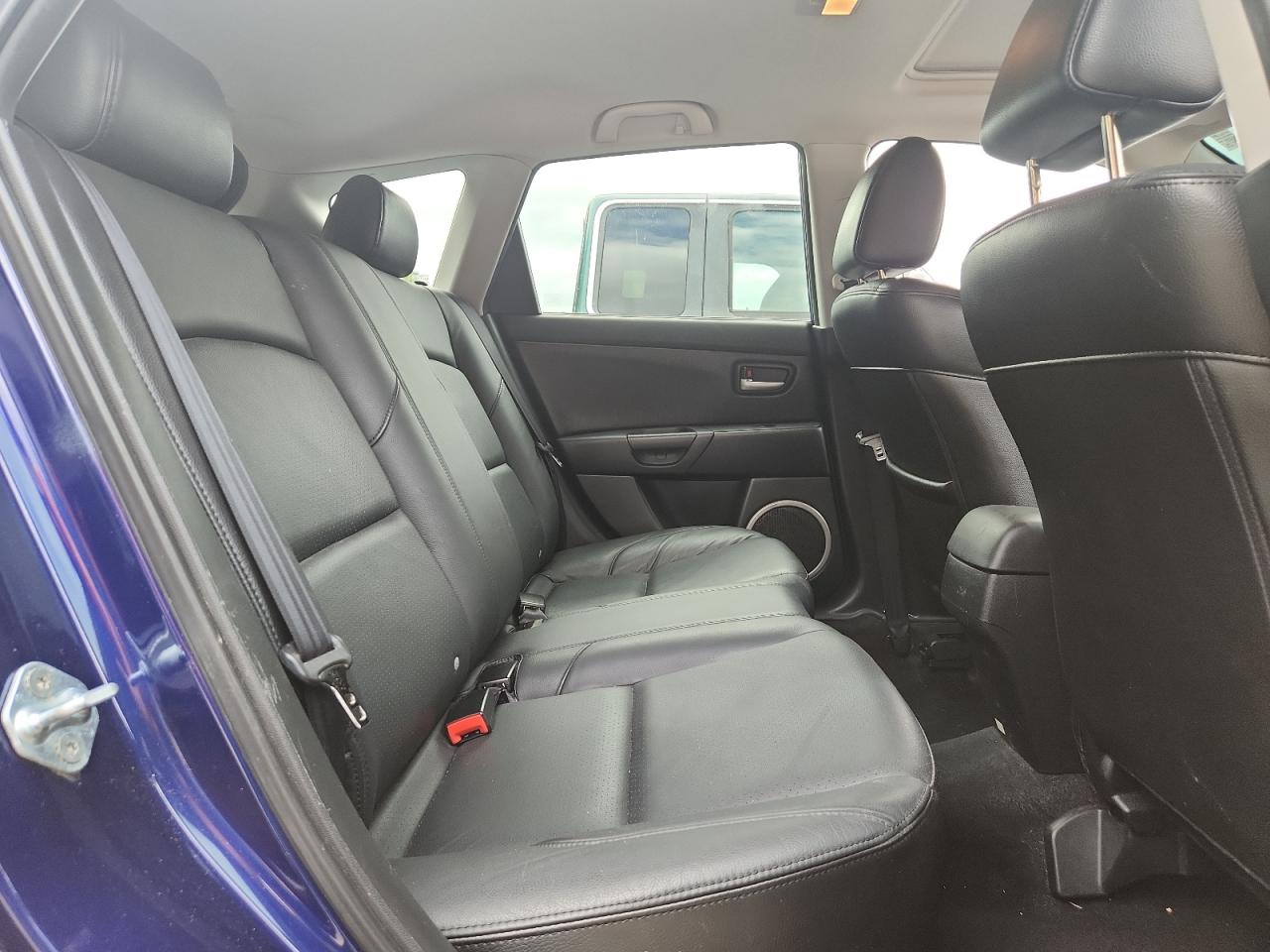 2005 Mazda 3 Hatchback VIN: JM1BK343351266137 Lot: 84201985
