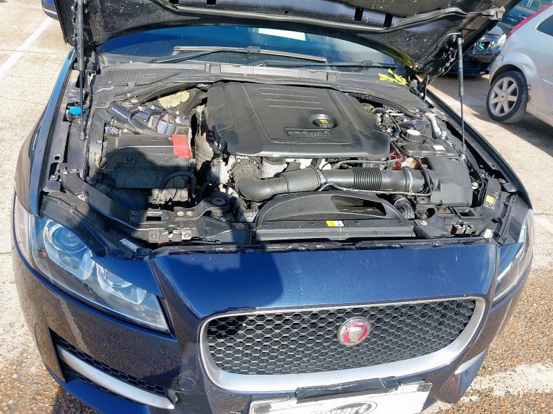 2018 JAGUAR XF R-SPORT D AUTO 
