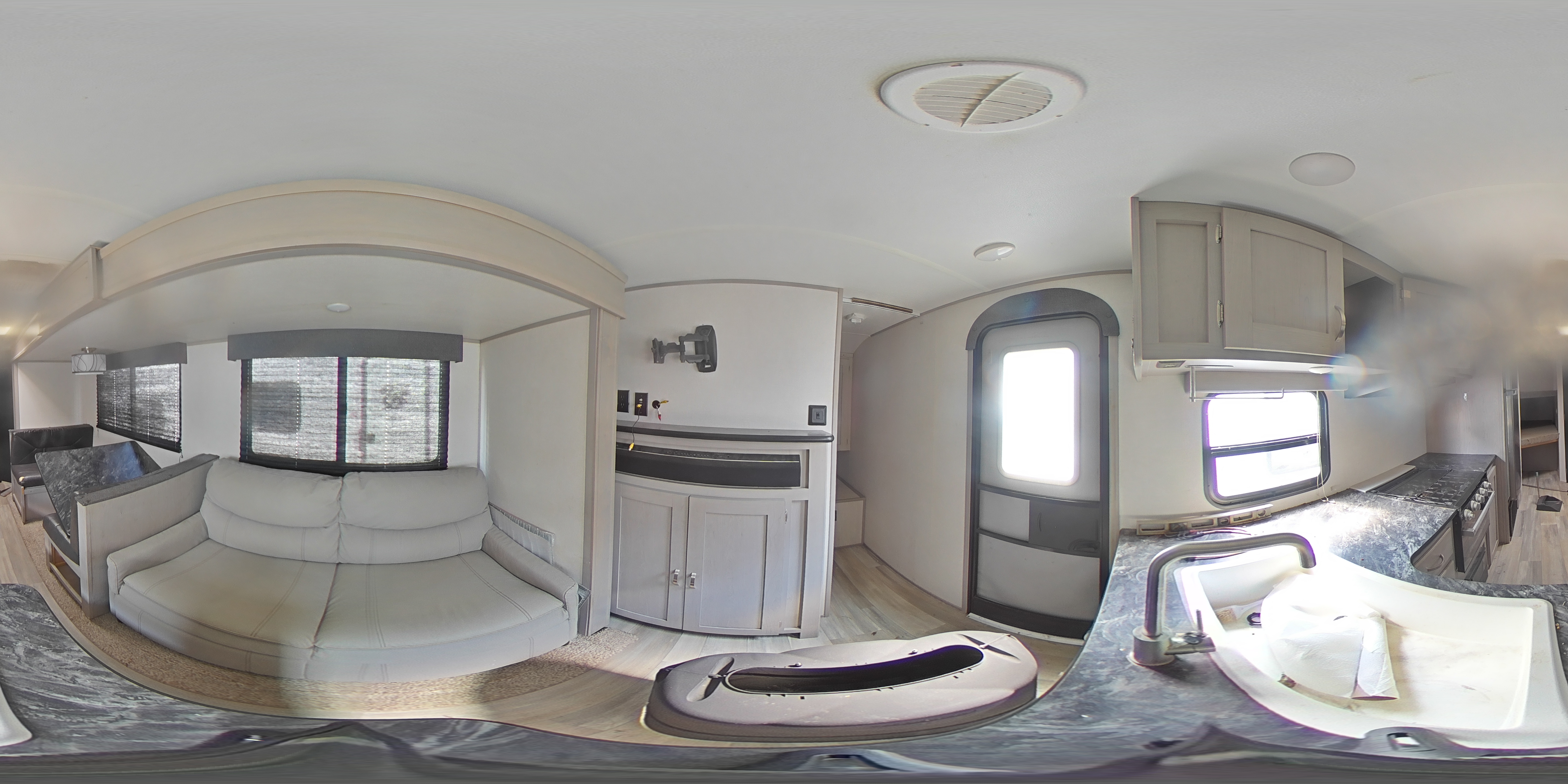 2021 Tracker Travel Tra VIN: 5ZT2TRRB8MB518603 Lot: 83830115